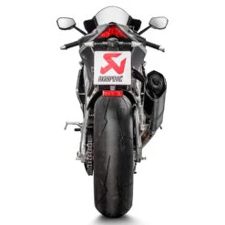 Akrapovic S-A10SO9-RC Slip-on Line Exhaust, Carbon For Aprilia Tuono V4 1100RR / RSV4 RR 10 Akrapovic S-A10SO9-RC Slip-on Line Exhaust, Carbon For Aprilia Tuono V4 1100RR / RSV4 RR -MotorVision Store akrapovic s a10so9 rc slip on line exhaust carbon image5