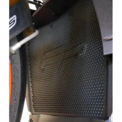 Evotech PRN008163 Radiator Guard For Aprilia RSV4 / Tuono V4 1000 (2009-) 11 Evotech PRN008163 Radiator Guard For Aprilia RSV4 / Tuono V4 1000 (2009-) -MotorVision Store evotech prn008163 radiator guard image6