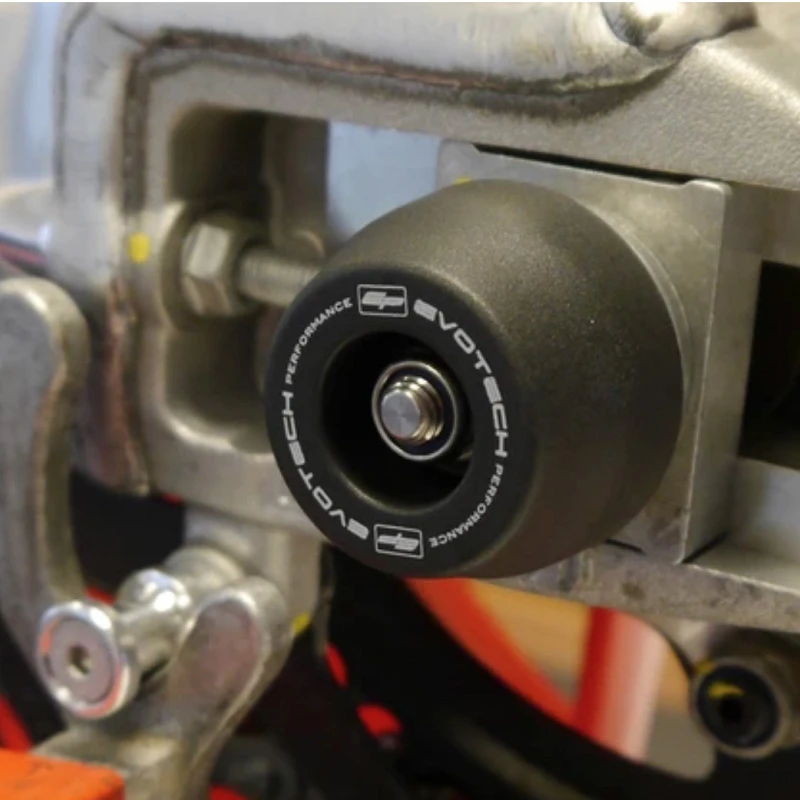 Evotech PRN012434-13 Rear Axle Sliders For Aprilia RSV4 / Tuono V4 (2021-) 4 Evotech PRN012434-13 Rear Axle Sliders For Aprilia RSV4 / Tuono V4 (2021-) - Image 4