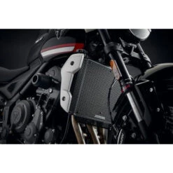 Evotech PRN015344 Radiator Guard, Black For Triumph Trident 660 (2021-) 9 Evotech PRN015344 Radiator Guard, Black For Triumph Trident 660 (2021-) -MotorVision Store evotech prn015344 radiator guard black image4