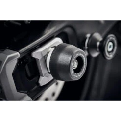 Evotech PRN015348 Rear Axle Sliders For Triumph Trident (2021-) 9 Evotech PRN015348 Rear Axle Sliders For Triumph Trident (2021-) -MotorVision Store evotech prn015348 rear axle sliders image5