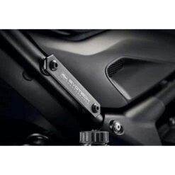 Evotech PRN015433 Footpeg Blanking Plates For Triumph Trident '21- 12 Evotech PRN015433 Footpeg Blanking Plates For Triumph Trident '21- -MotorVision Store evotech prn015433 footpeg blanking plates image5