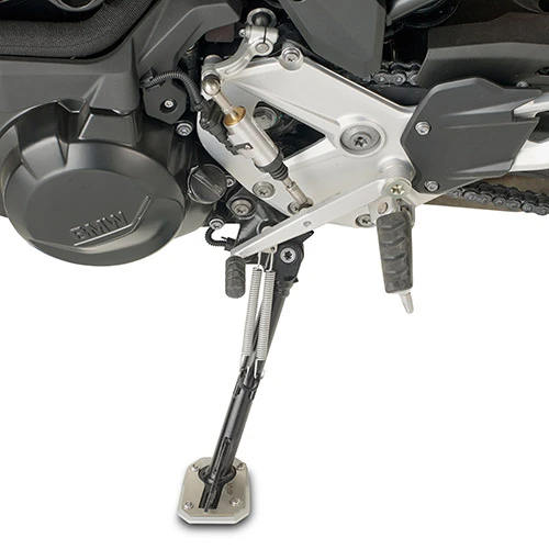 Givi ES5137 Sidestand Foot Enlarger For BMW F900XR (2020-) 1 Givi ES5137 Sidestand Foot Enlarger For BMW F900XR (2020-)
