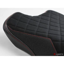 Luimoto 10212101 Diamond Rider Seat Cover Triumph Street Triple 765 (2017-) 8 Luimoto 10212101 Diamond Rider Seat Cover Triumph Street Triple 765 (2017-) -MotorVision Store luimoto 10212101 diamond rider seat cover image3