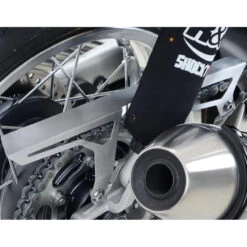 R&G CG0010SI Brushed Stainless Chain Guard For Triumph Thruxton 1200 / R 2016-up 5 R&G CG0010SI Brushed Stainless Chain Guard For Triumph Thruxton 1200 / R 2016-up -MotorVision Store rg cg0010si brushed stainless chain guard image3