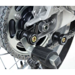 R&G CR0055BK Offset Cotton Reels Triumph Thruxton 1200 / R 16-up / Street Twin 2016 9 R&G CR0055BK Offset Cotton Reels Triumph Thruxton 1200 / R 16-up / Street Twin 2016 -MotorVision Store rg cr0055bk offset cotton reels image3