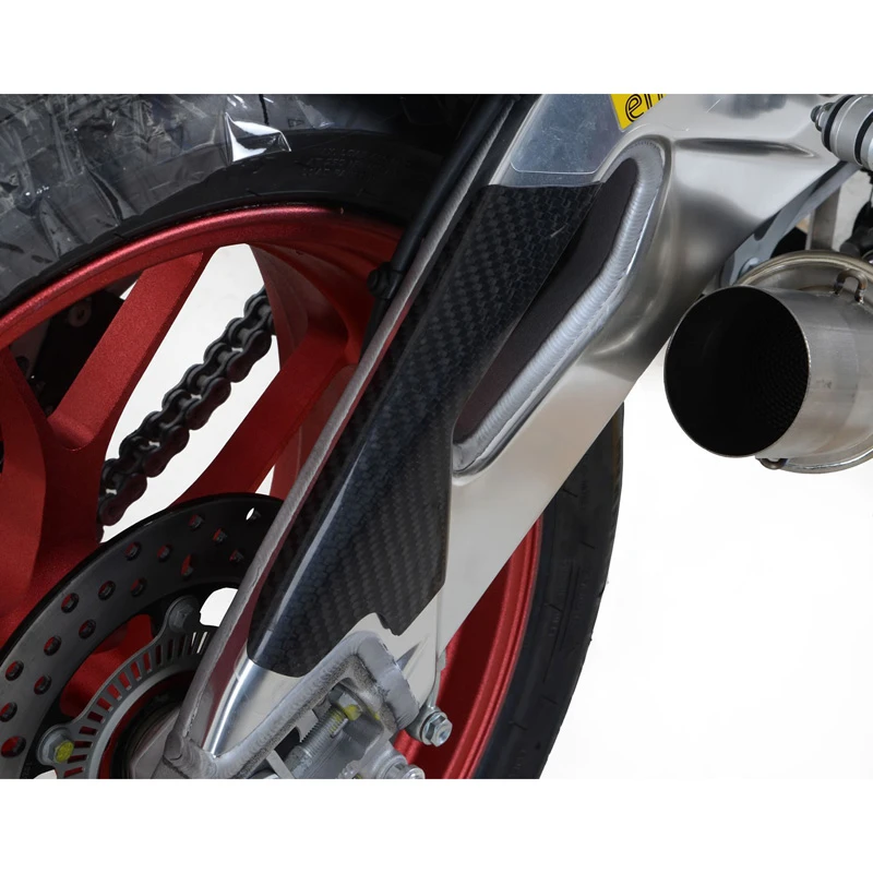R&G CSG0001C Carbon Fibre Swingarm Guard RHS RSV-4 RR/RF (2015-) / V4 Tuono R (2015-) 7 R&G CSG0001C Carbon Fibre Swingarm Guard RHS RSV-4 RR/RF (2015-) / V4 Tuono R (2015-) - Image 7