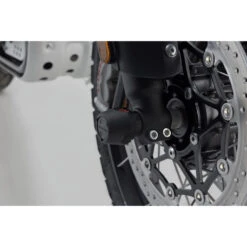 Sw-Motech STP.11.176.10800/B Front Axle Sliders For Speed Triple 1200 RR/XE/XC '22-